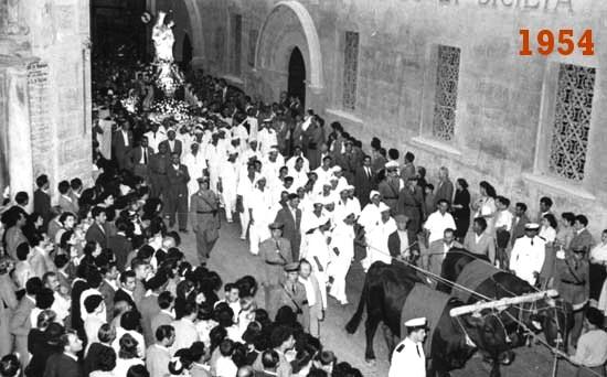 Vecchia Trapani 203 - Trapani - Processione della Madonna di Trapani anno 1954.jpg - File written by Adobe Photoshop¨ 5.0